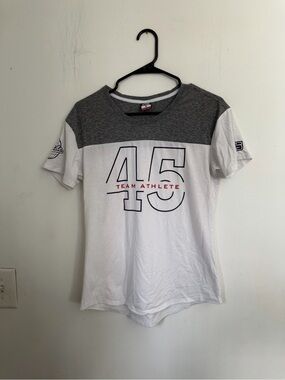F45 Team Athlete Colorblock Graphic Tee - White & Gray